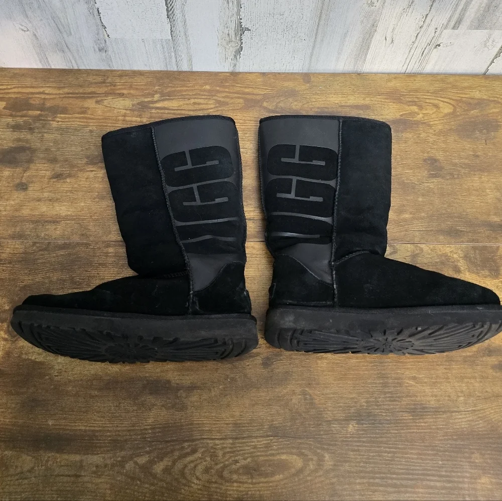 UGG Tall Black Boots 1098471 With Logo Down The Sides Womens Size 8